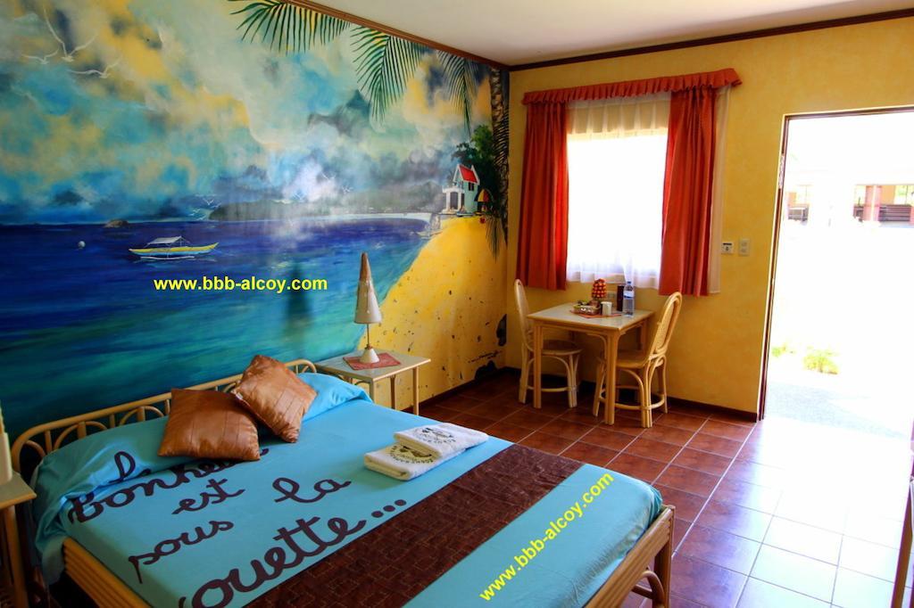 Parrot Paradise Resort Boljoon Номер фото